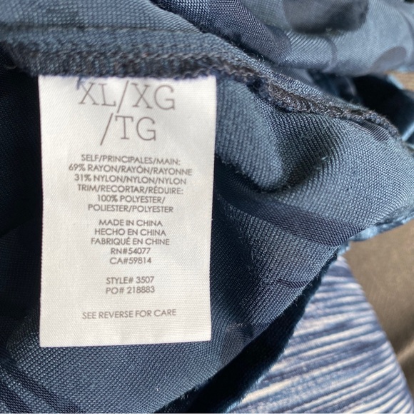 Cabi gorgeous velvet blue tunic size XL - Picture 7 of 8